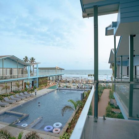 Tan-N-Sand Morjim Exterior photo