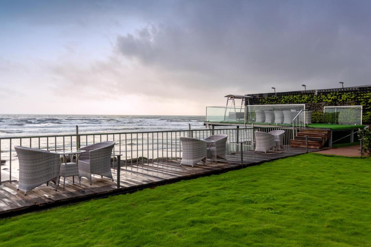 Tan-N-Sand Morjim Exterior photo
